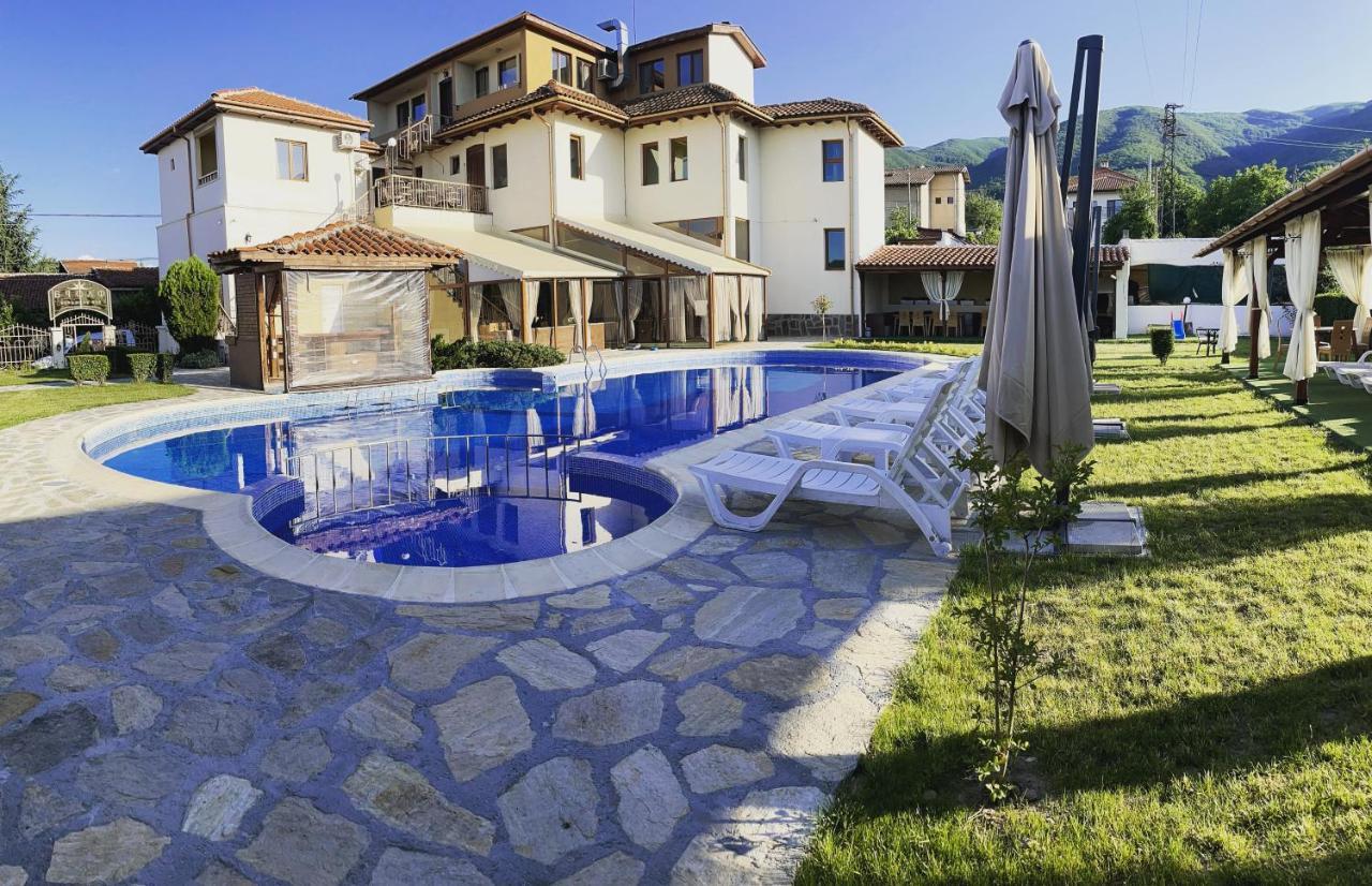 Вила Флора Паталеница Exterior photo