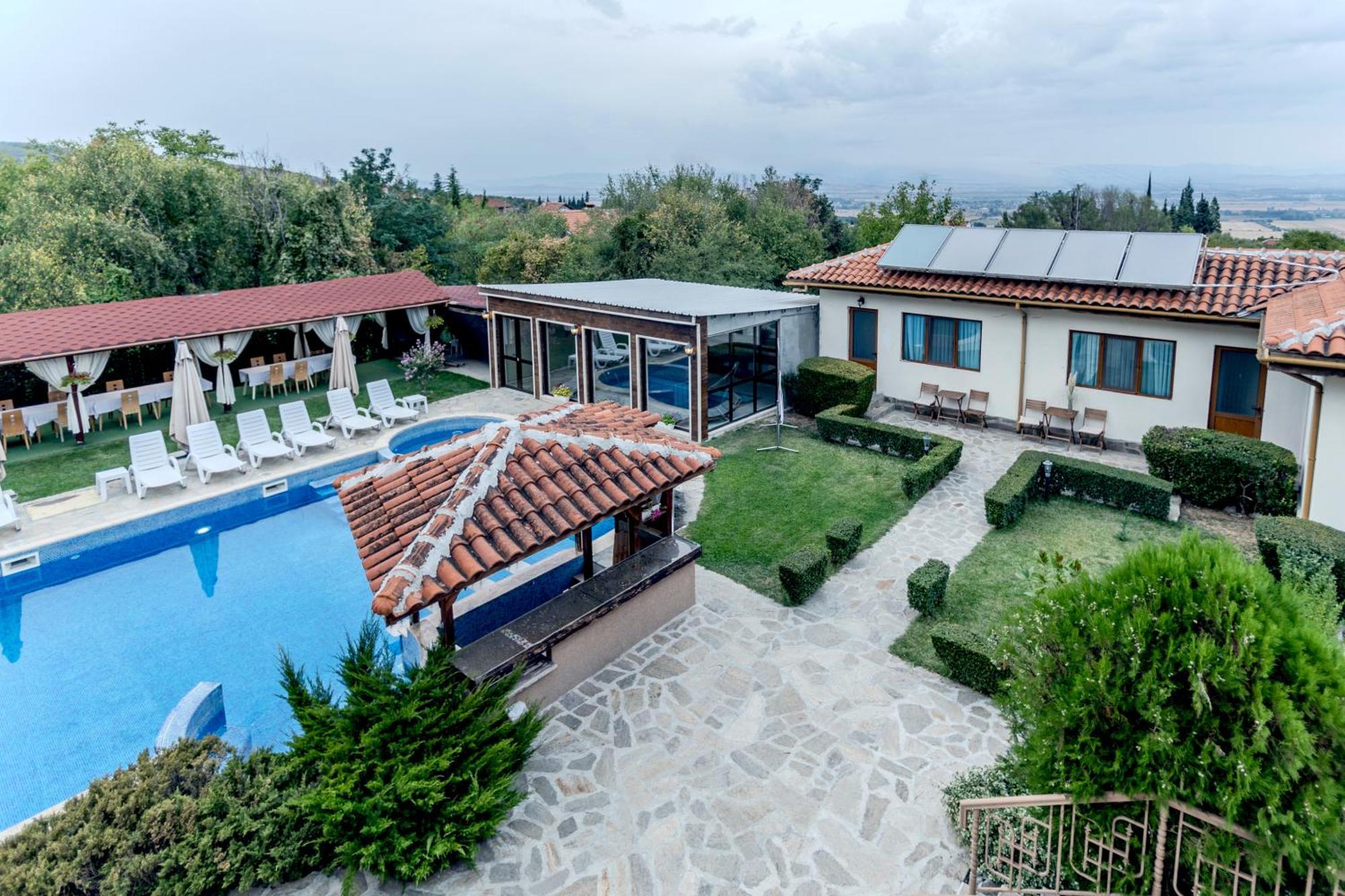 Вила Флора Паталеница Exterior photo