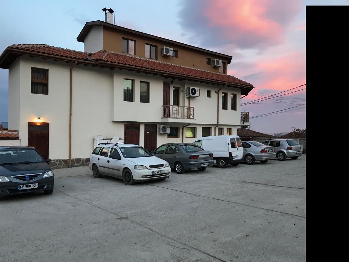 Вила Флора Паталеница Exterior photo